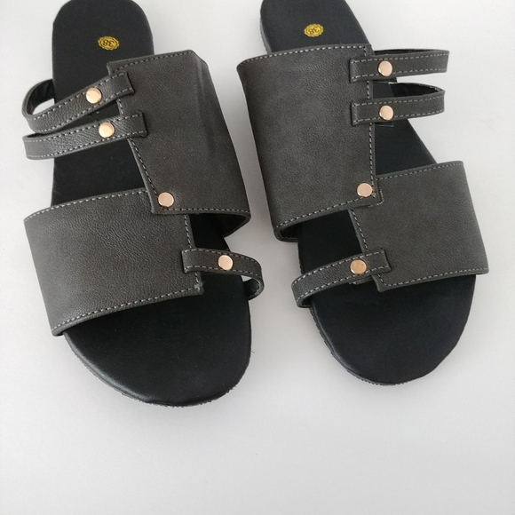 Gray Artsy Open Toe Sandals - Picture 2 of 5